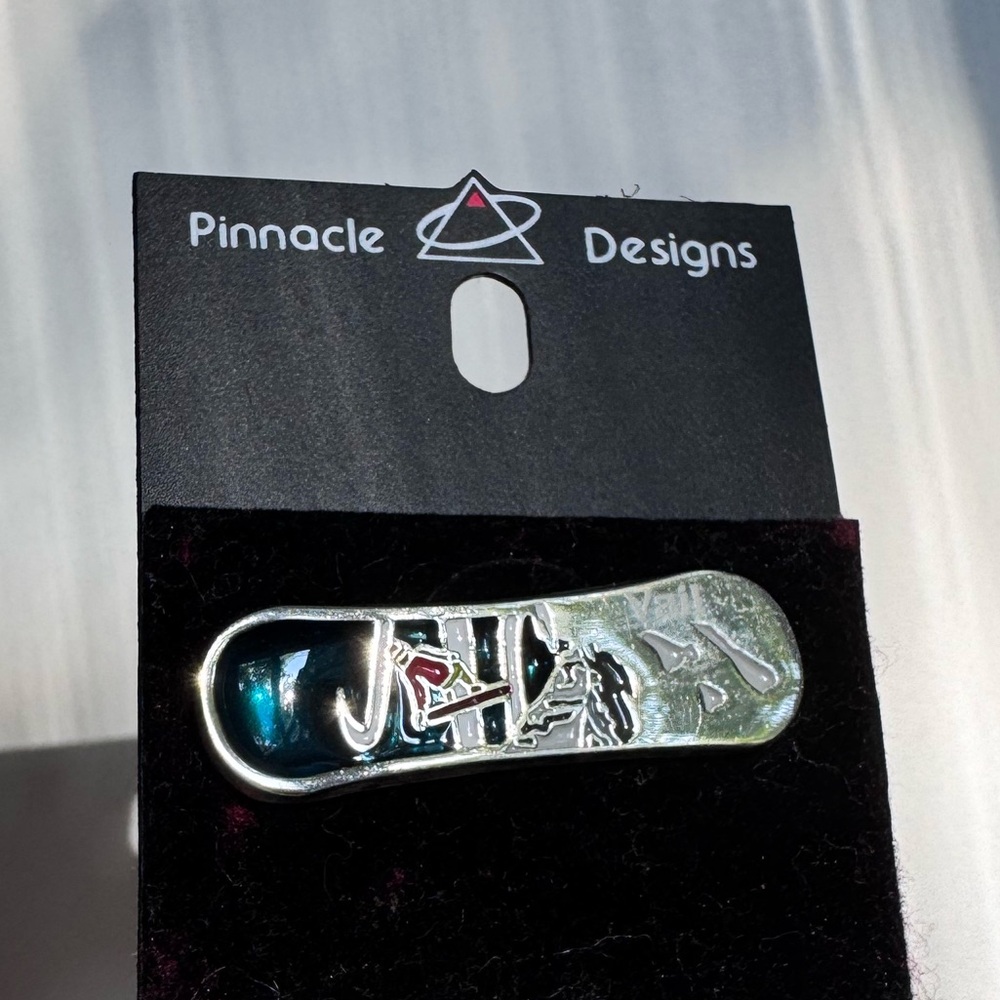 Pinnacle Designs Vail Ski Pin NWT